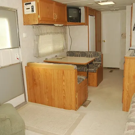 Crescent Bar Camping Resort Studio Cabin 2-3